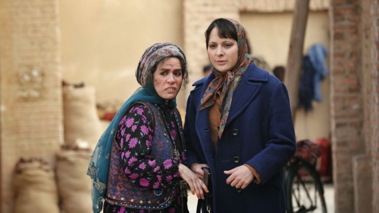 گریم جالب دختر شریفی نیا در فیلم پروین اعتصامی در جشنواره فیلم فجر